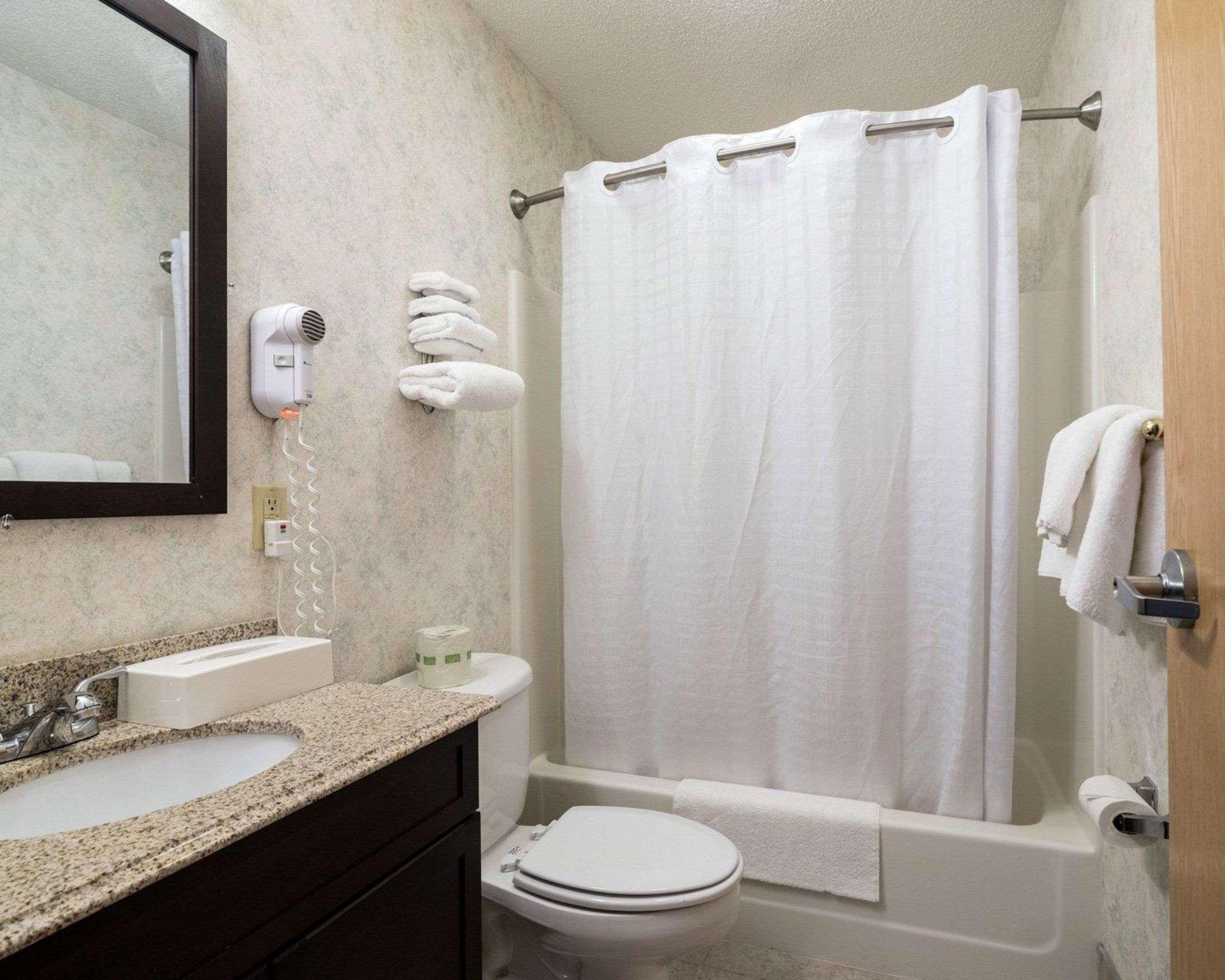 Econo Lodge Inn & Suites Canandaigua Eksteriør billede