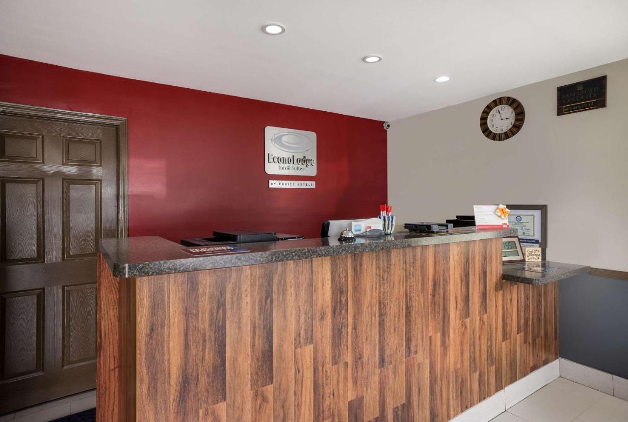 Econo Lodge Inn & Suites Canandaigua Eksteriør billede