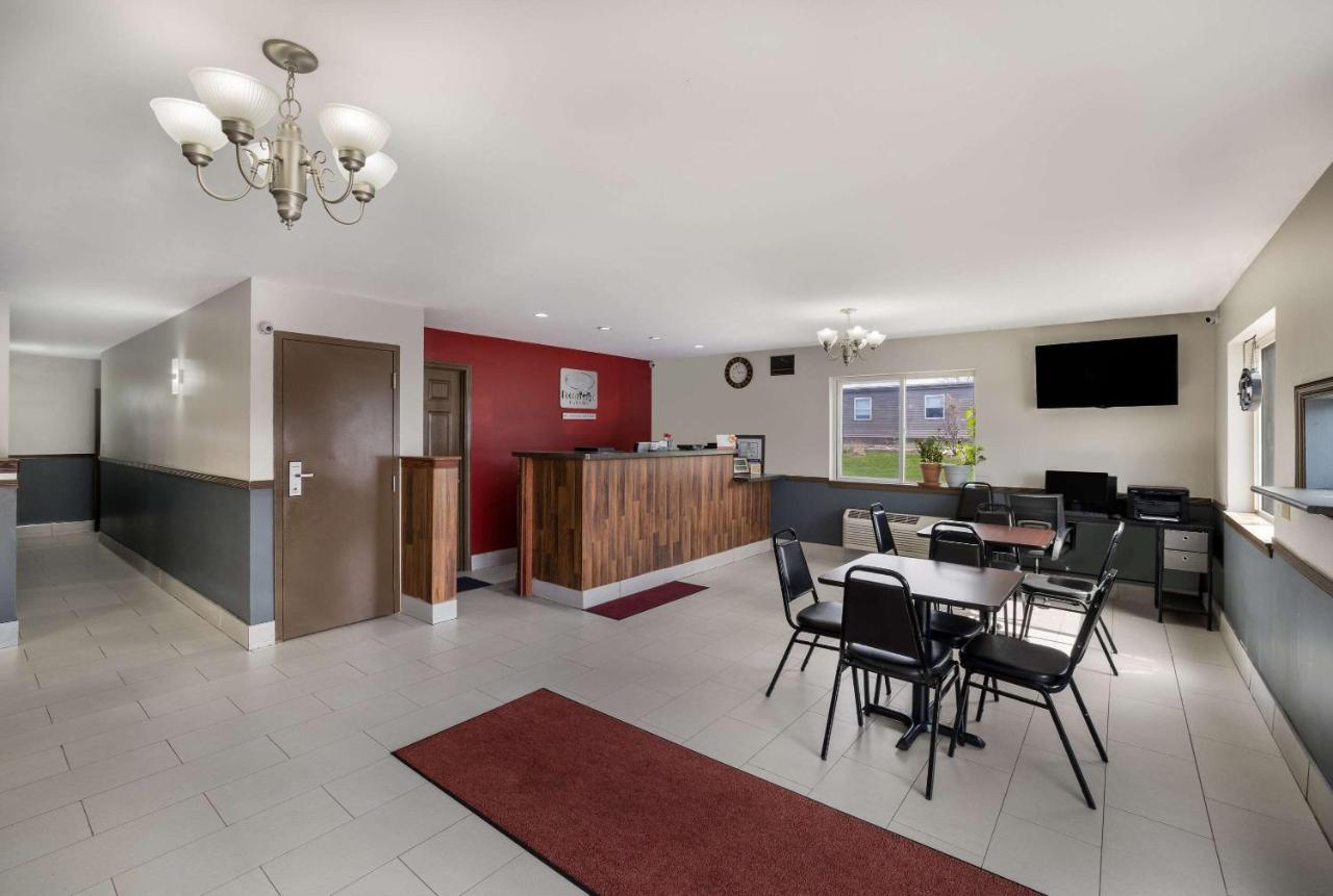 Econo Lodge Inn & Suites Canandaigua Eksteriør billede