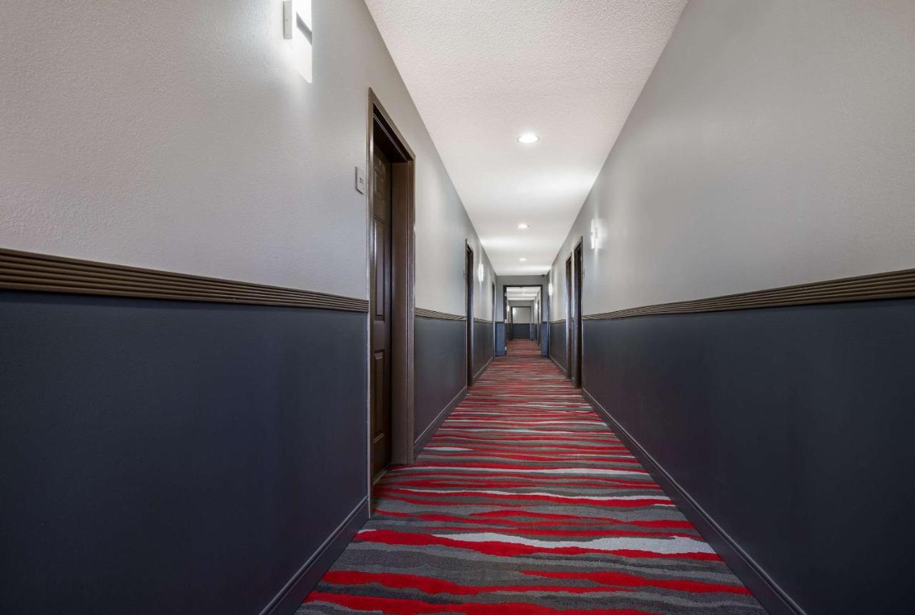 Econo Lodge Inn & Suites Canandaigua Eksteriør billede