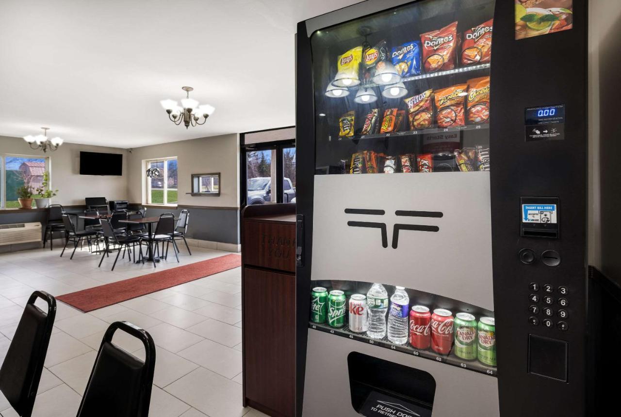 Econo Lodge Inn & Suites Canandaigua Eksteriør billede