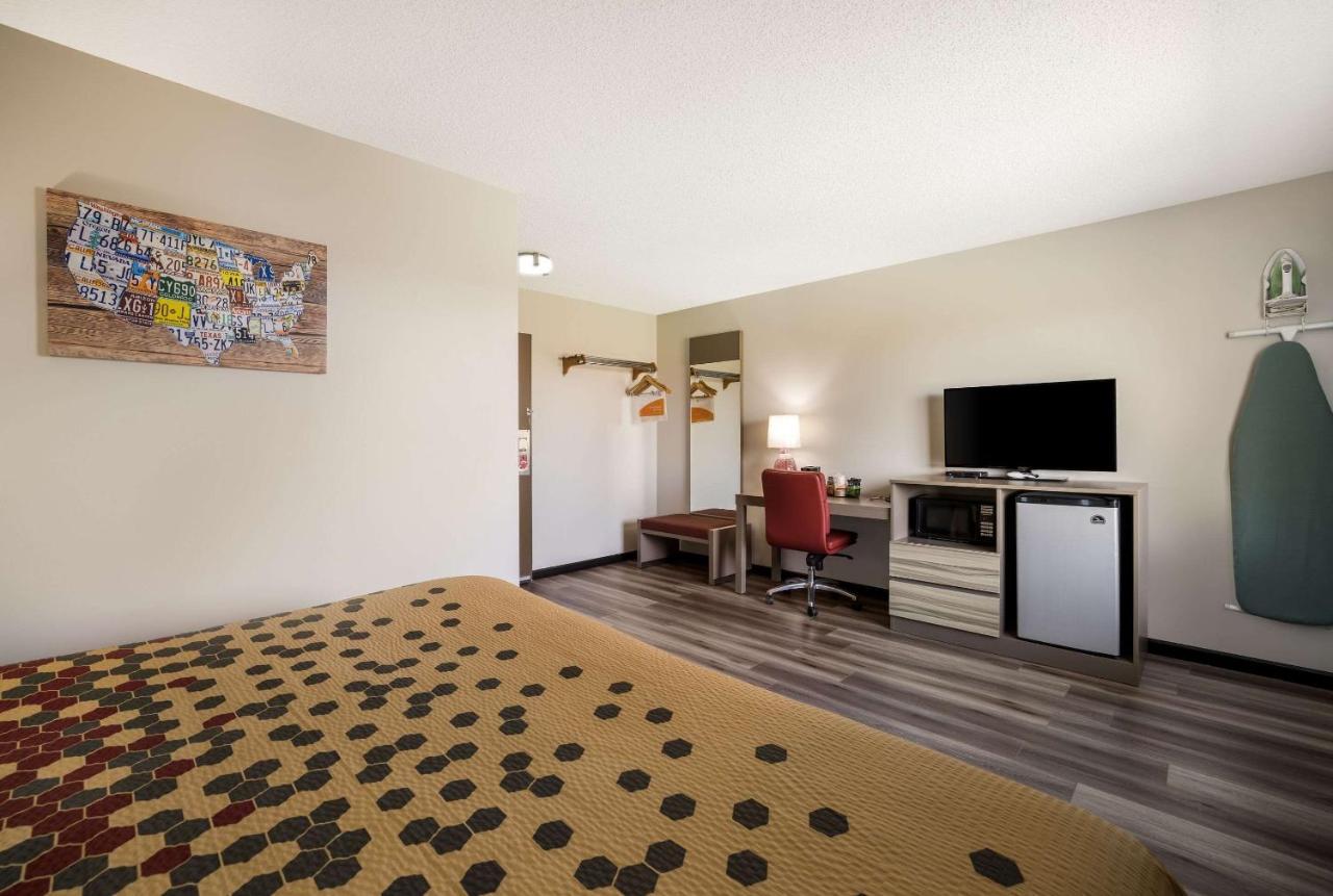 Econo Lodge Inn & Suites Canandaigua Eksteriør billede