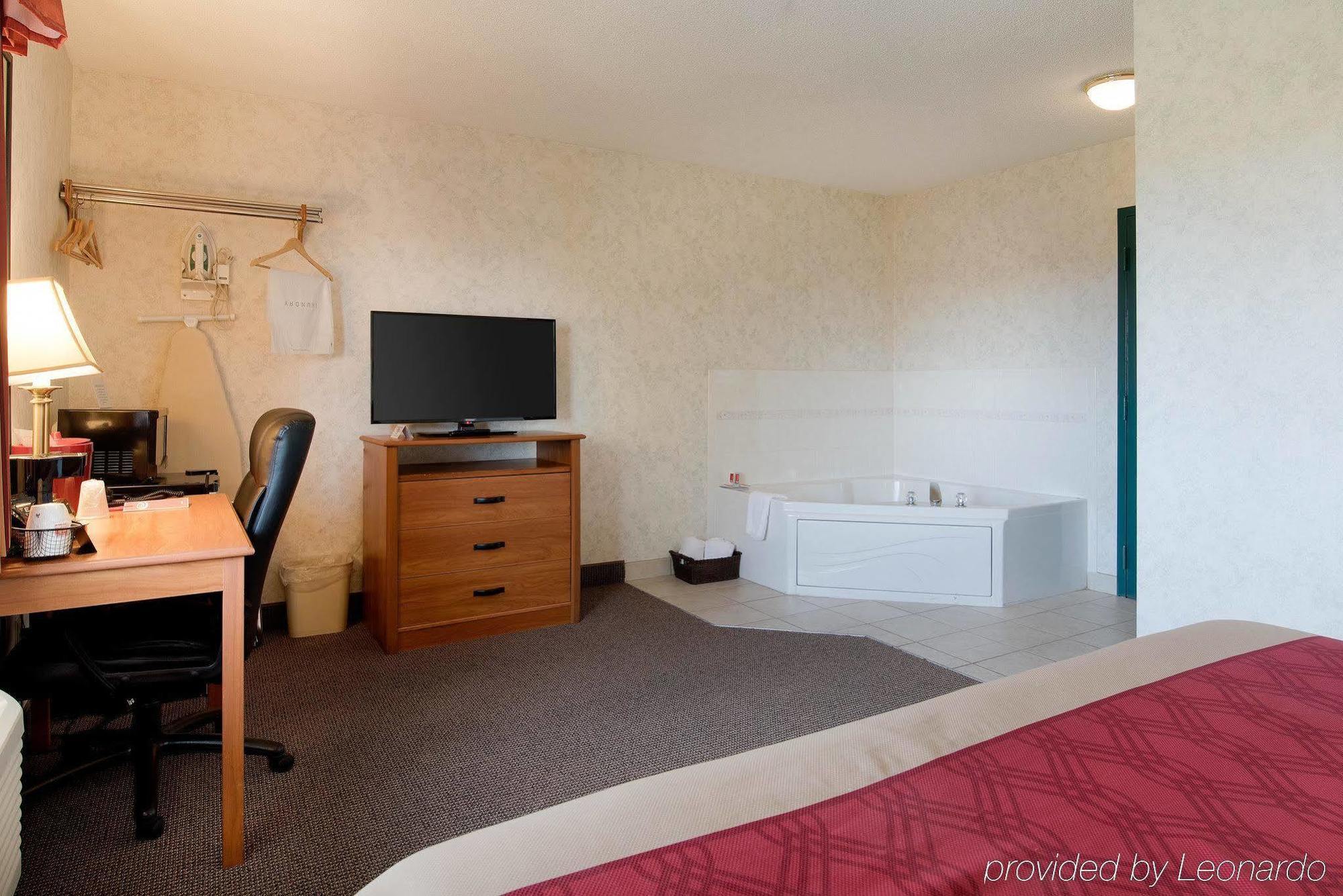 Econo Lodge Inn & Suites Canandaigua Eksteriør billede